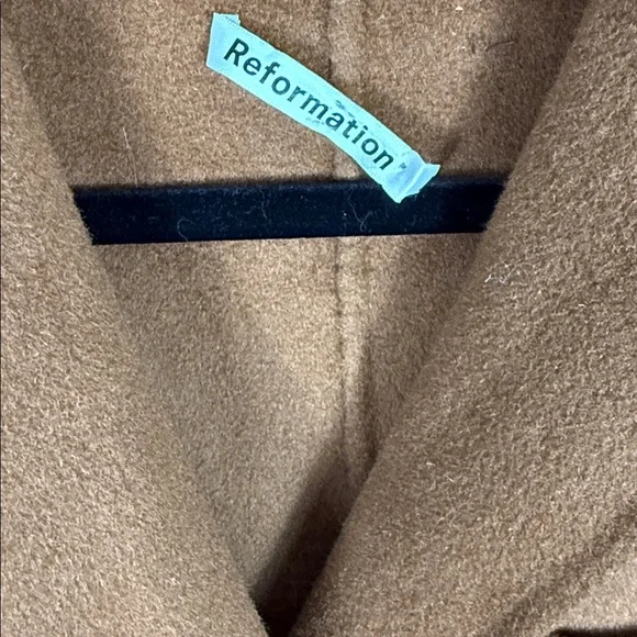 Reformation Hayden Coat in Cinnamon - Picture 6 of 9